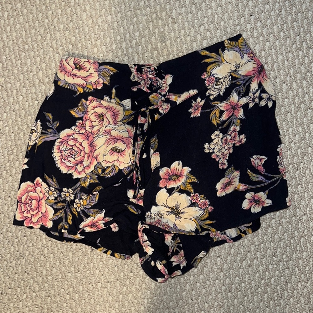 Billabong floral shorts
